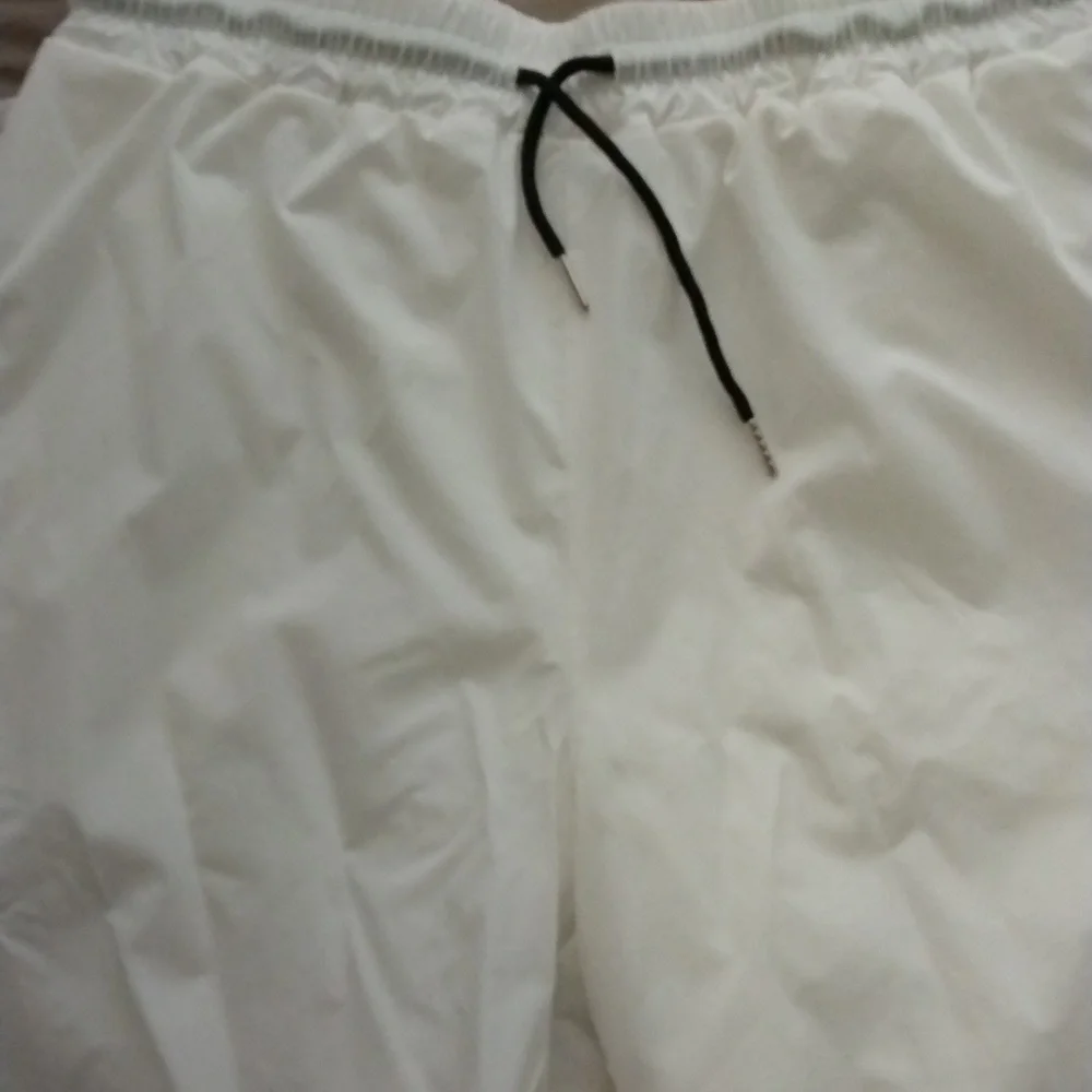Shorts - Picture 2 of 4